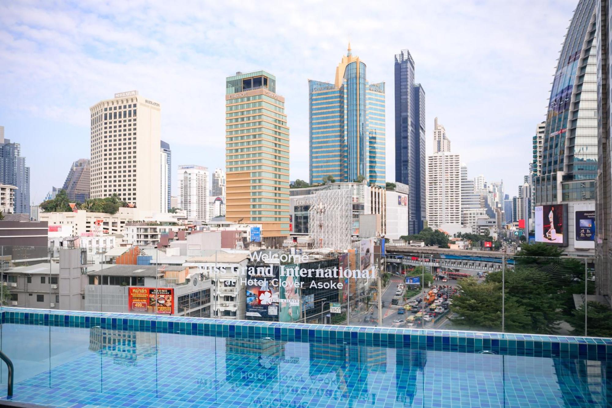 Hotel Clover Asoke - Sha Extra Plus Bangkok Bagian luar foto